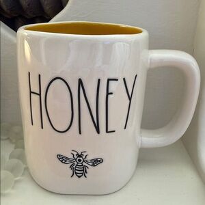 Rae Dunn HONEY 🐝 Mug